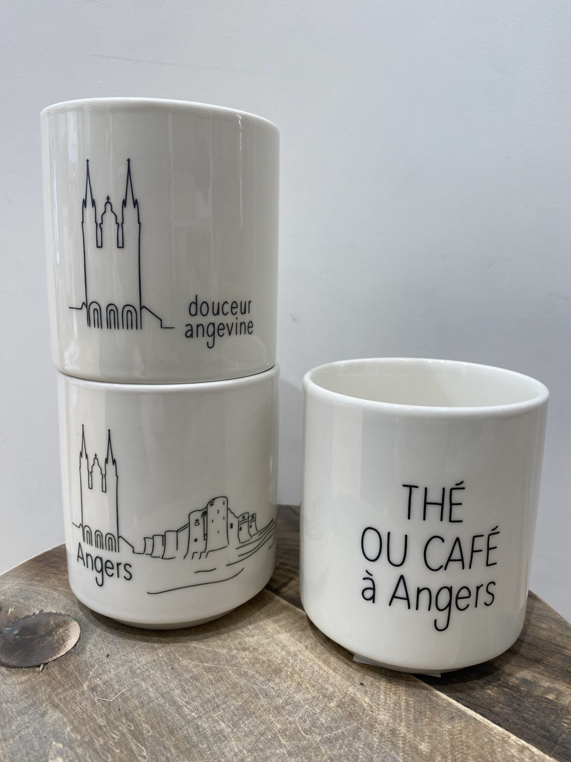Egan Service 2 Mugs Empilables Paris Avec Sets De Table - Collection Disney Mickey Mouse