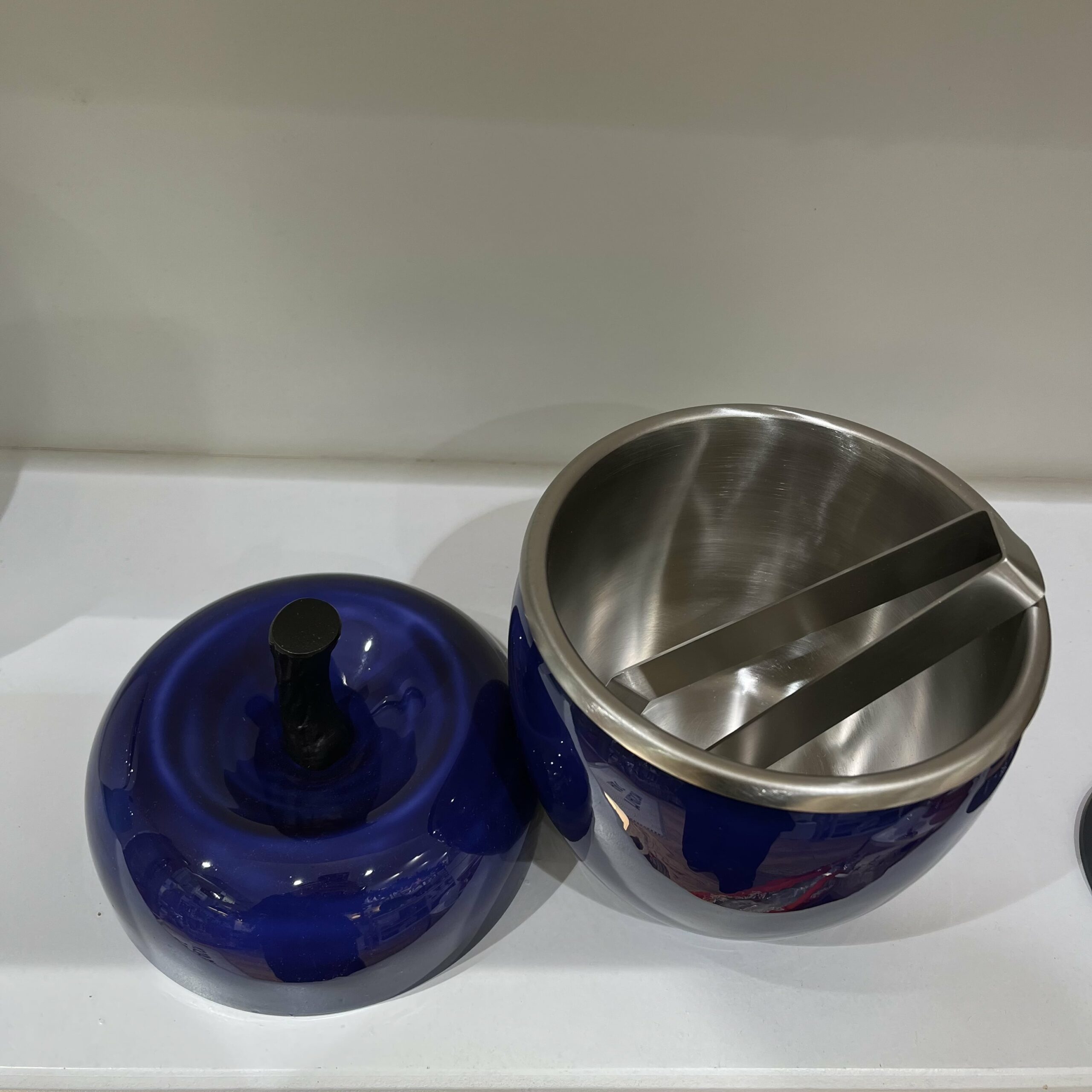 Apple ice BUCKET majorelle bazardeluxe A&C Angers 1-min Apple ice BUCKET majorelle bazardeluxe A&C Angers 1-min