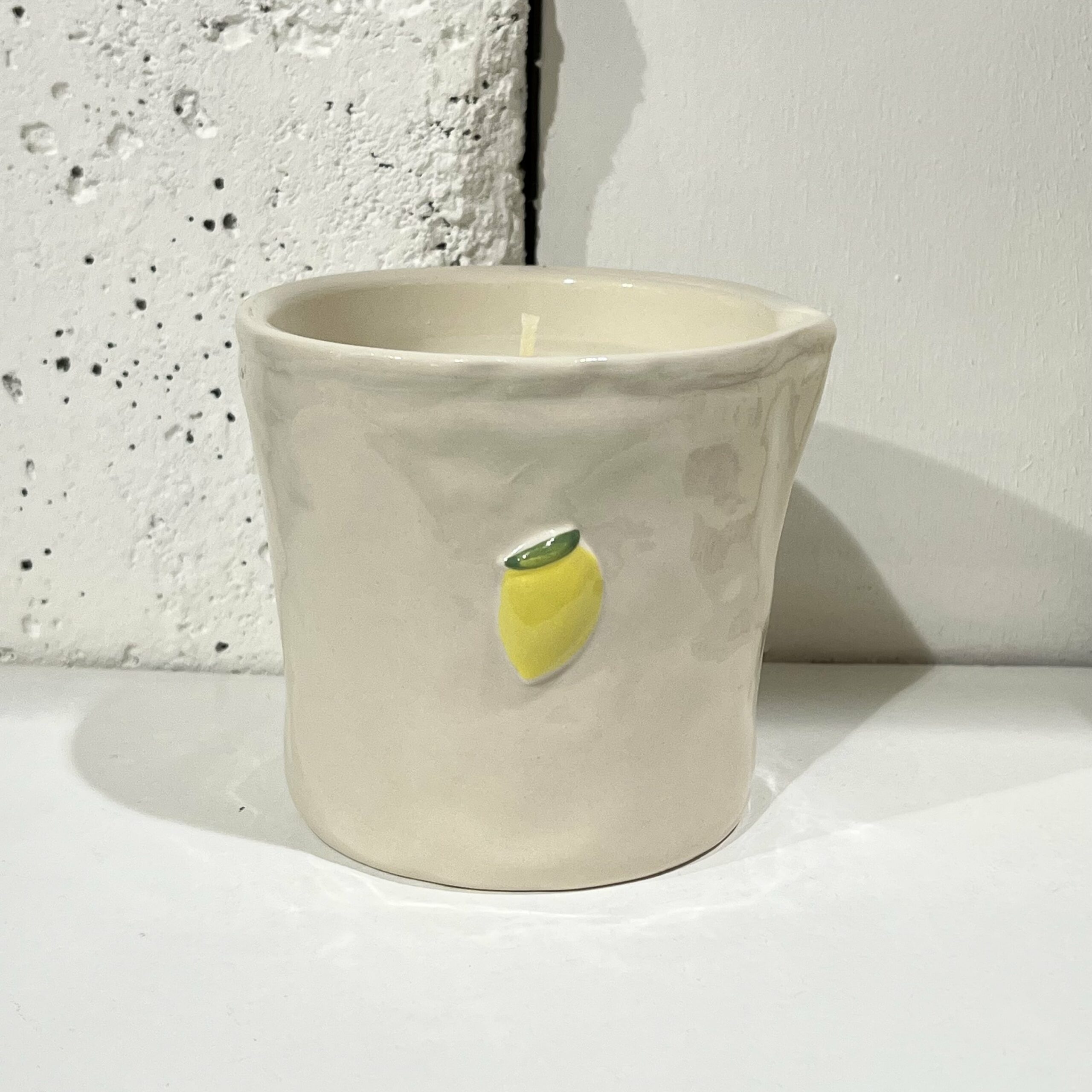 Bougie bistro lemon PADDYWAX A&C Angers 2-min Bougie bistro lemon PADDYWAX A&C Angers 2-min