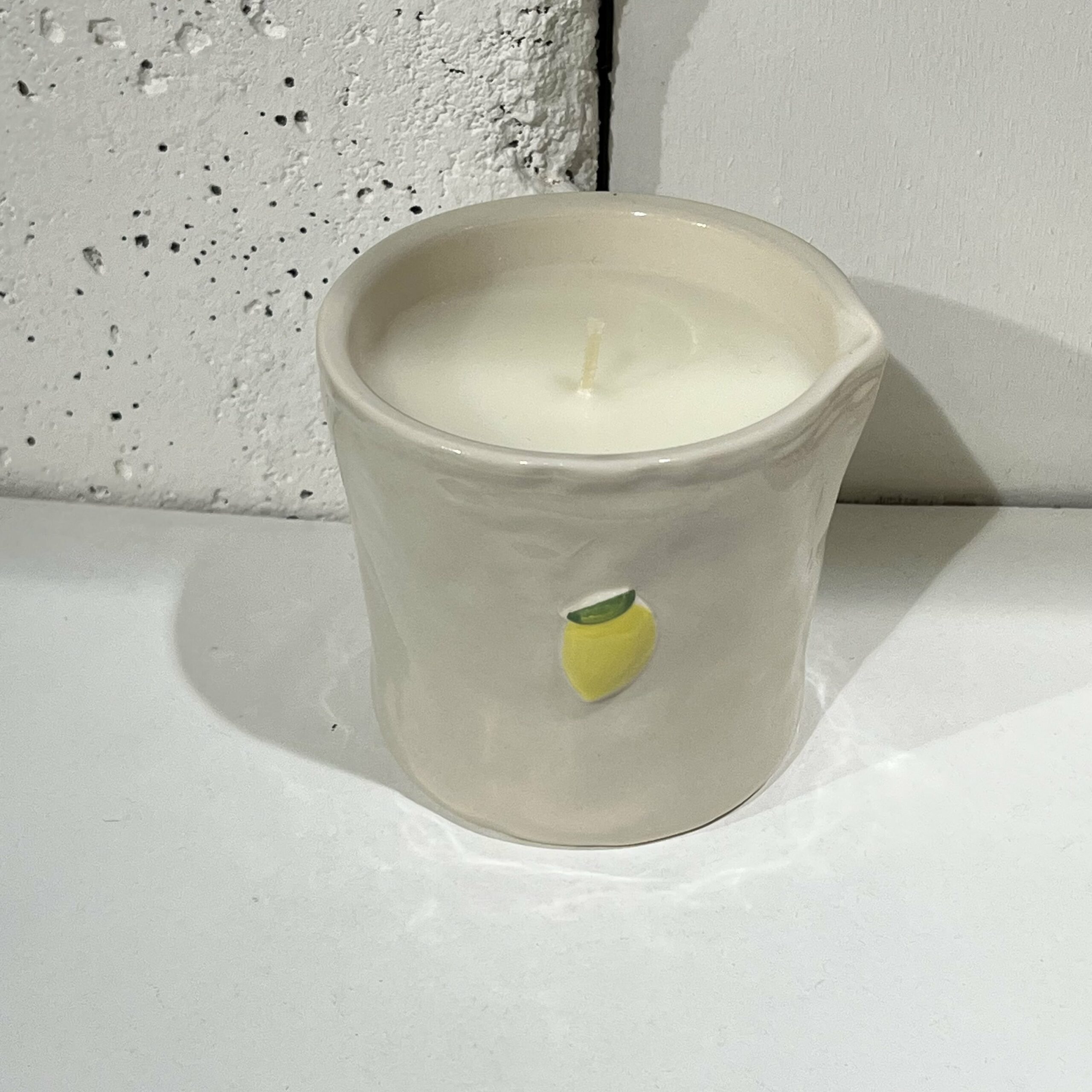 Bougie bistro lemon PADDYWAX A&C Angers 3-min Bougie bistro lemon PADDYWAX A&C Angers 3-min