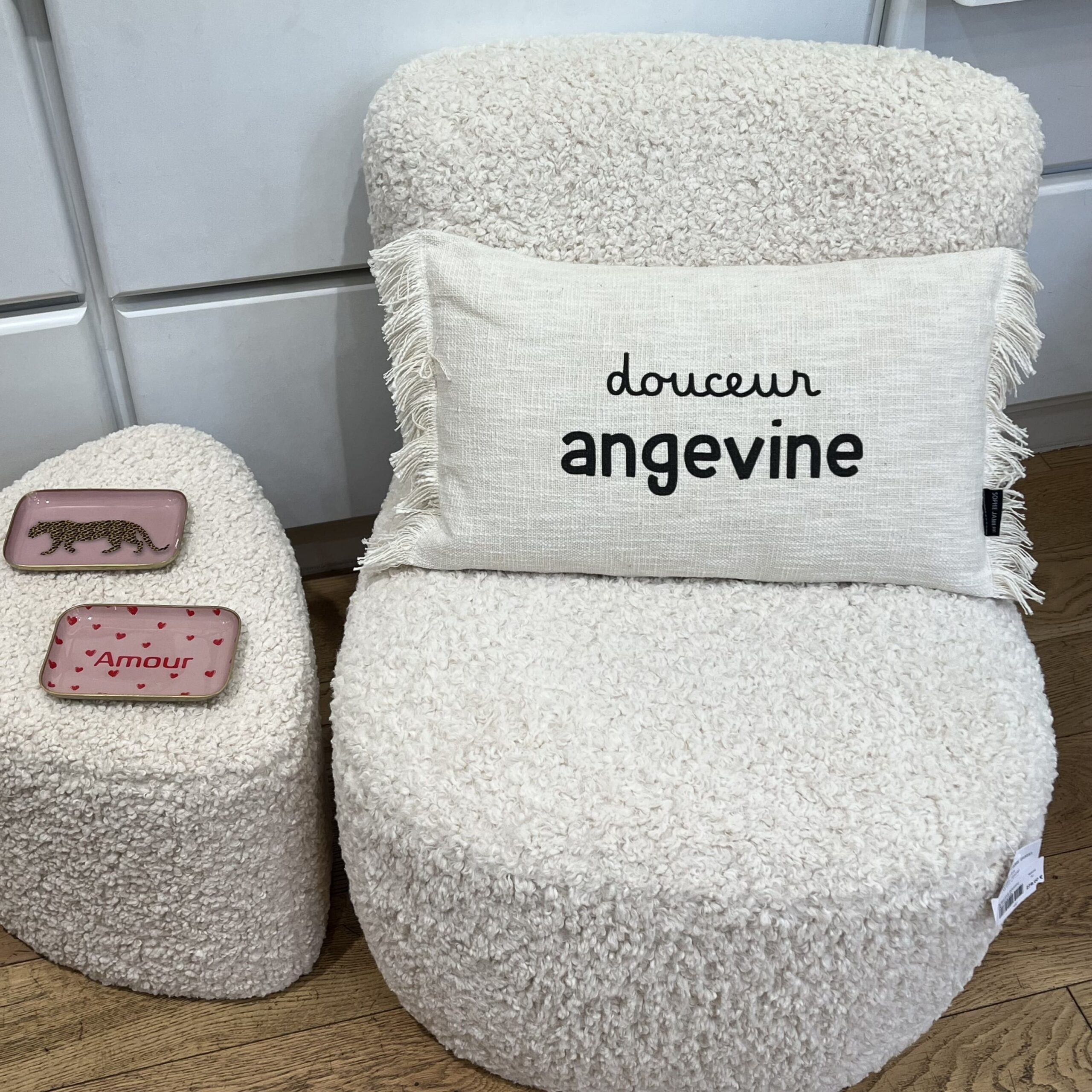 Coussin FANCY naturel douceur angevine Sophie Janiere A&C Angers 1-min Coussin FANCY naturel douceur angevine Sophie Janiere A&C Angers 1-min