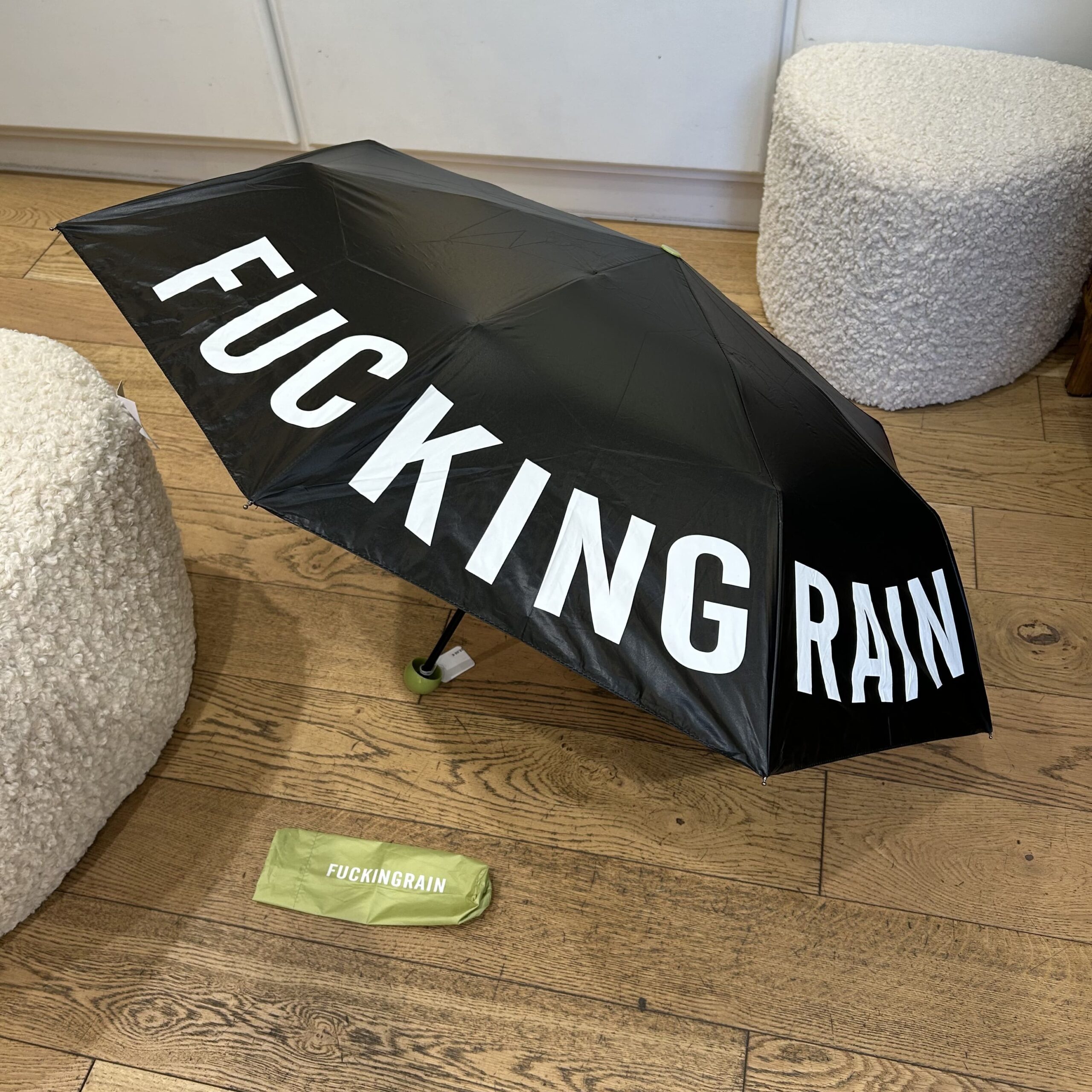 parapluie pliant FUCKING RAIN cabinet mode thérapie A&C Angers-min parapluie pliant FUCKING RAIN cabinet mode thérapie A&C Angers-min