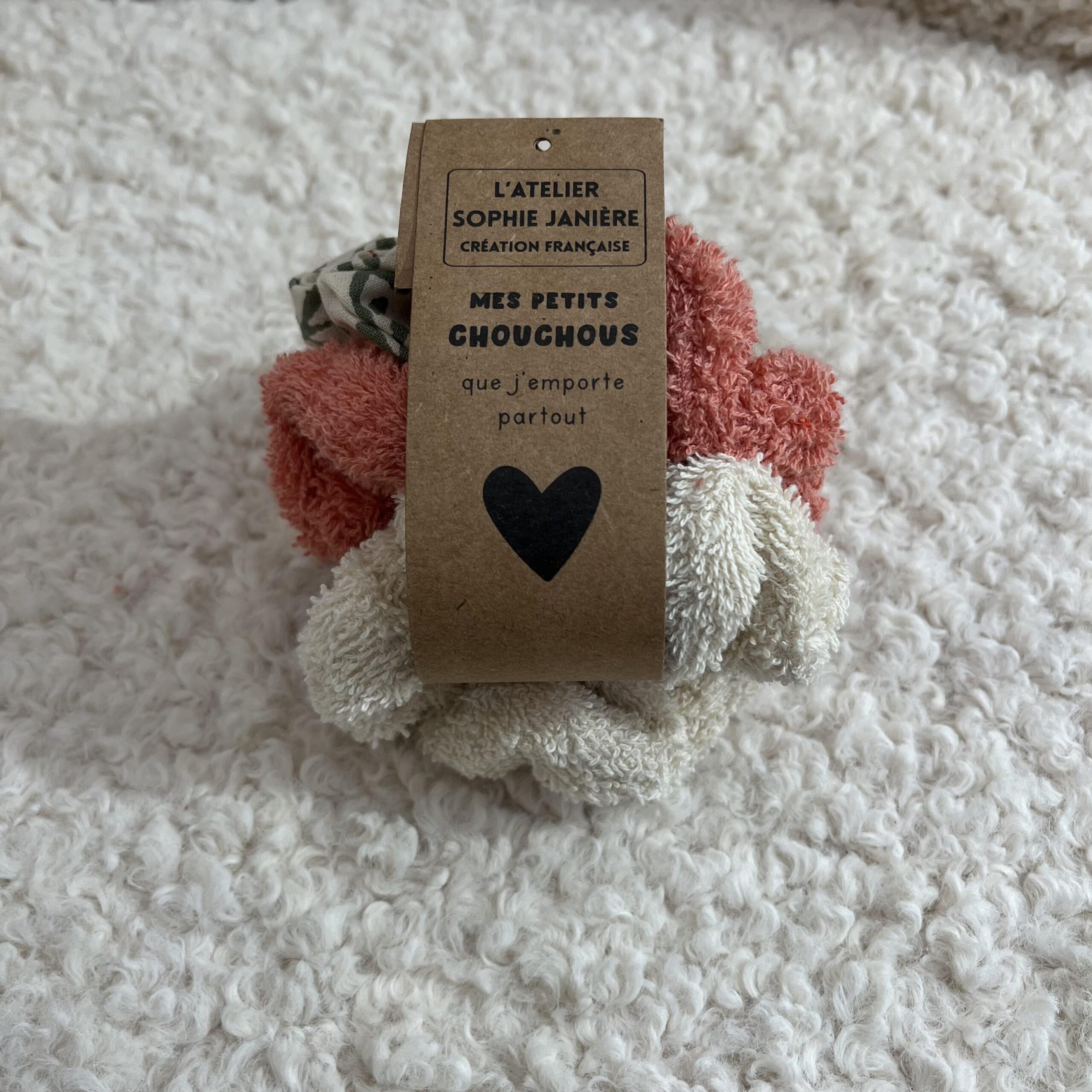 Lot de chouchou rose Sophie Janiere A&C Angers-min Lot de chouchou rose Sophie Janiere A&C Angers-min