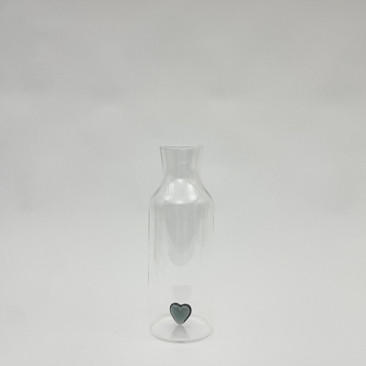 carafe-heart smoke A&C Angers-min carafe-heart smoke A&C Angers-min
